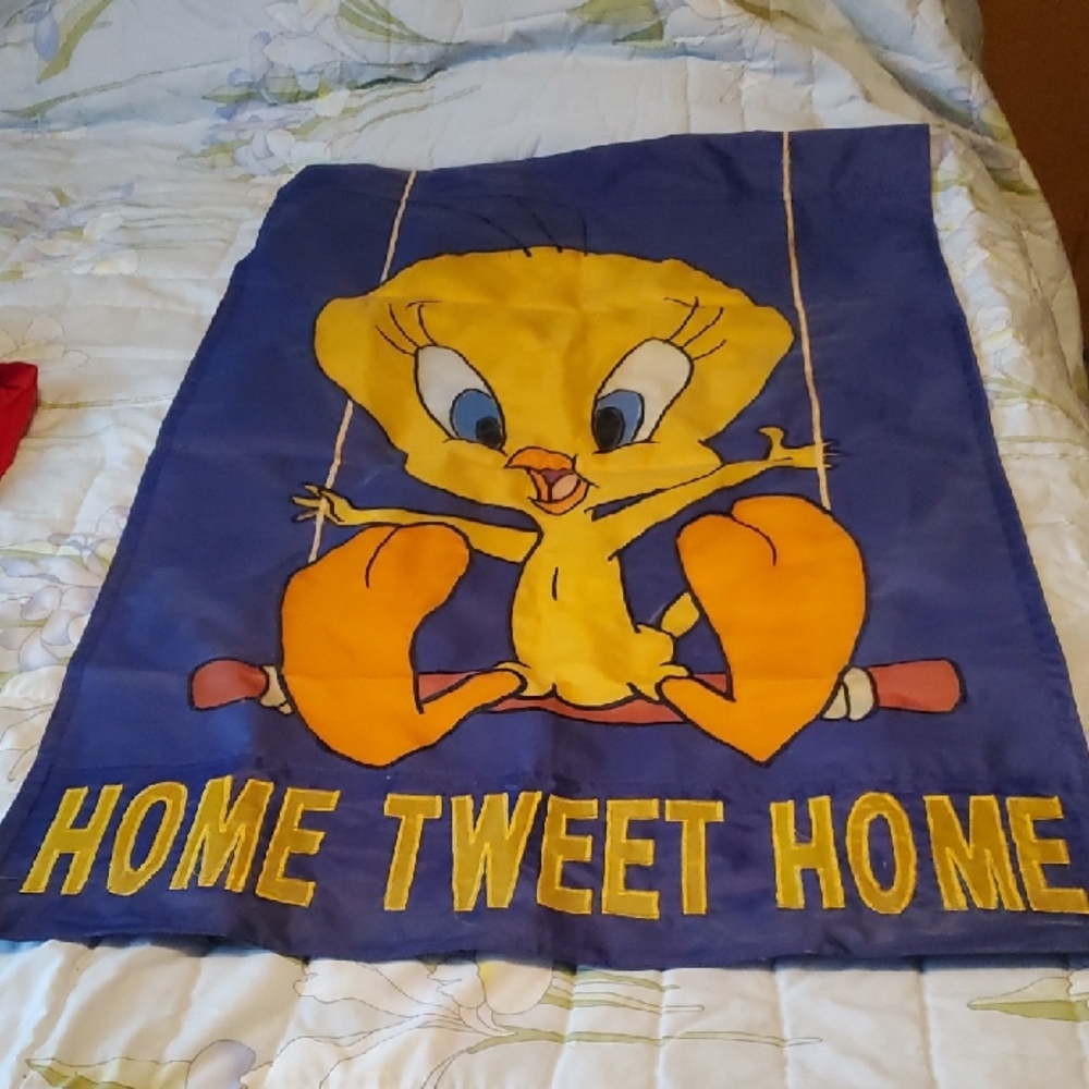 Warner Bros. Tweety FLAG - Blue and Yellow